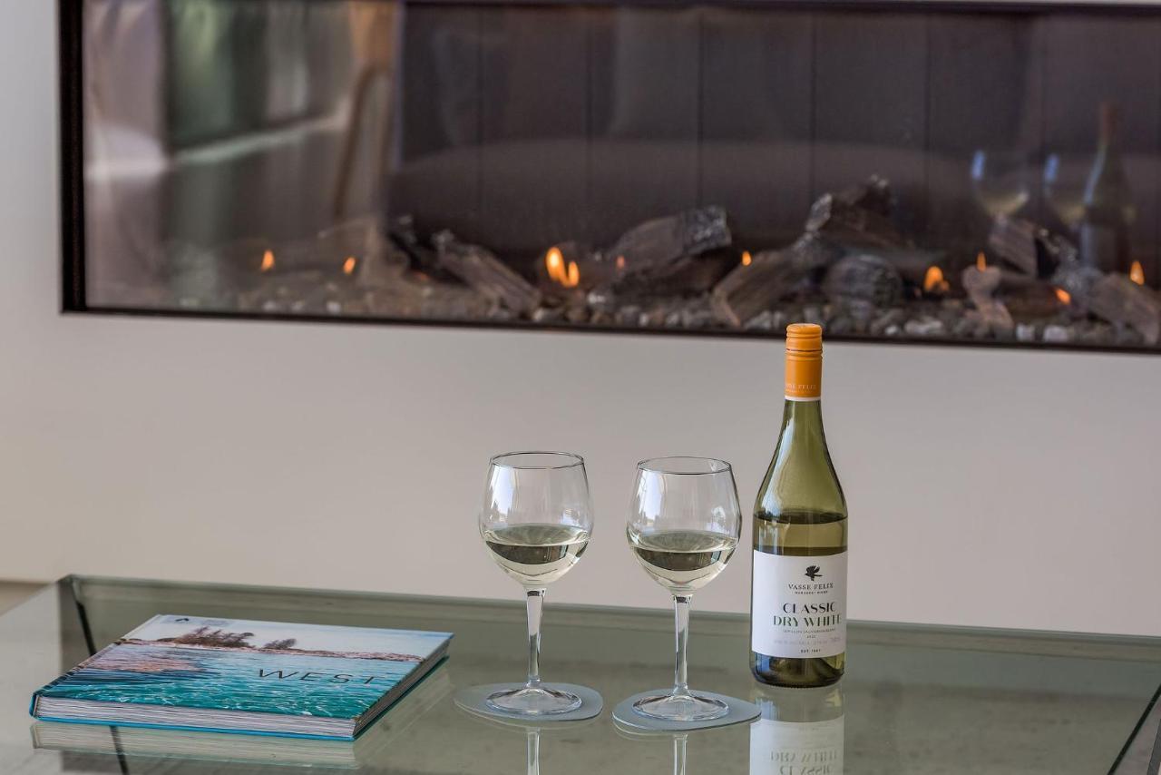 Smiths Beach Resort Yallingup Exterior photo A bottle of wine