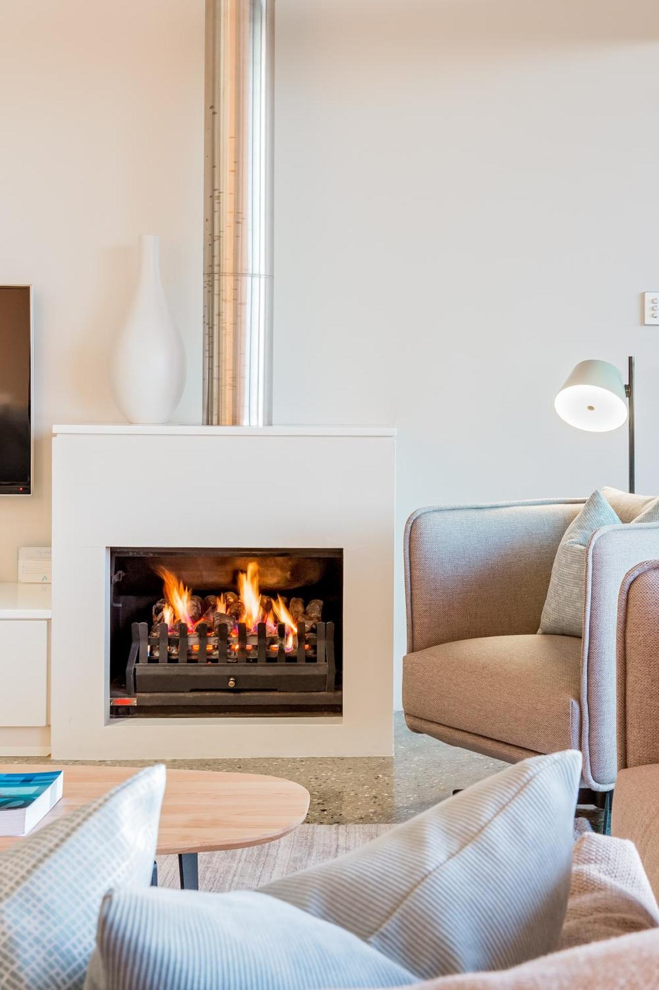 Smiths Beach Resort Yallingup Exterior photo A gas fireplace